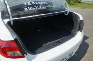 Тест китайського седана FAW V5