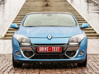 Смотрим на хэтчи Kia pro_cee’d и Renault Megane Coupe в формате 3D