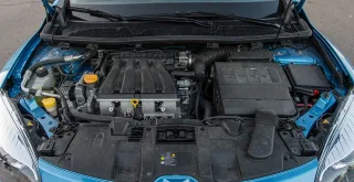 Смотрим на хэтчи Kia pro_cee’d и Renault Megane Coupe в формате 3D