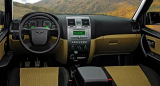 Дивимось оновленому позашляховику UAZ Patriot нижче пояса
