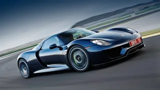 Зберігаємо спокій за кермом суперкара Porsche 918 Spyder