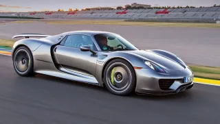 Зберігаємо спокій за кермом суперкара Porsche 918 Spyder