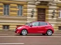 Рассекаем по Вильнюсу на хэтче Peugeot 208 с модернизированным «роботом»