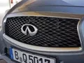 З жахливим інтересом крутимо кермо в седані Infiniti Q50