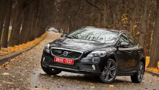 Шкодуємо про тісноту в хетчбеку Volvo V40 Cross Country