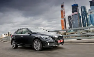 Шкодуємо про тісноту в хетчбеку Volvo V40 Cross Country