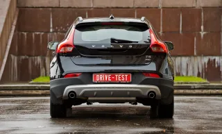 Шкодуємо про тісноту в хетчбеку Volvo V40 Cross Country