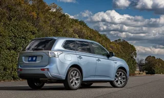 Готуємося до пришестя гібрида Mitsubishi Outlander PHEV