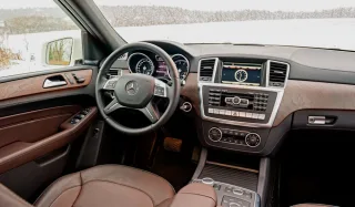Лишаємо Mercedes ML задоволення зжерти Range Rover Sport