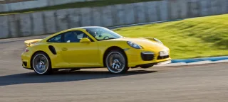 Загоняем Porsche 911 Turbo S на Смоленское кольцо