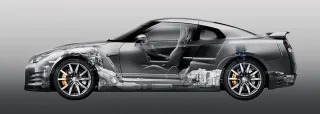 Побіжно знайомимося з оновленим суперкаром Nissan GT-R