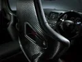 Побіжно знайомимося з оновленим суперкаром Nissan GT-R
