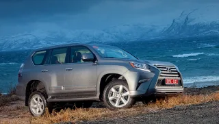 Пробираемся сквозь полярную ночь на внедорожнике Lexus GX