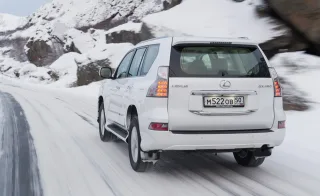Пробираемся сквозь полярную ночь на внедорожнике Lexus GX