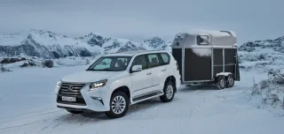 Пробираемся сквозь полярную ночь на внедорожнике Lexus GX