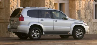 Пробираемся сквозь полярную ночь на внедорожнике Lexus GX