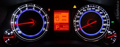 infinity_ex35-dashboard.jpg