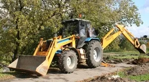 АИС поставил ПАО «Полтавагаз» экскаваторы-погрузчики