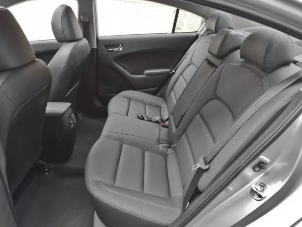 2013-Kia-Cerato-6.jpg