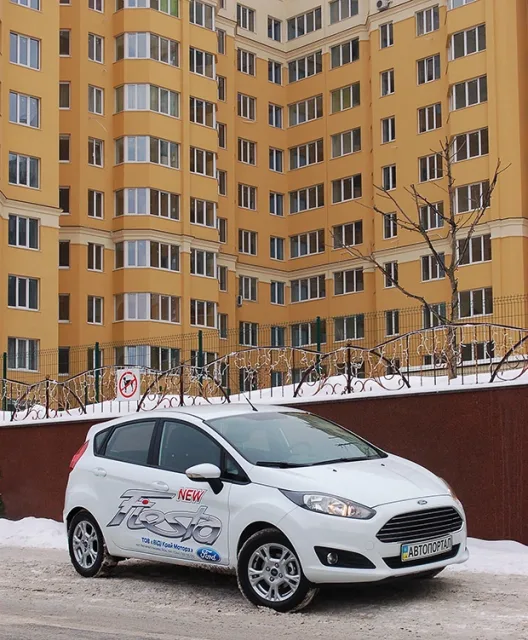 Ford-Fiesta-2013-009.jpg