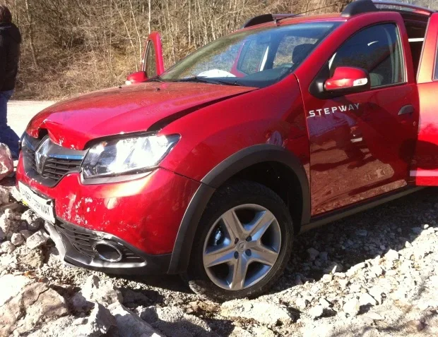 renault_1.jpg