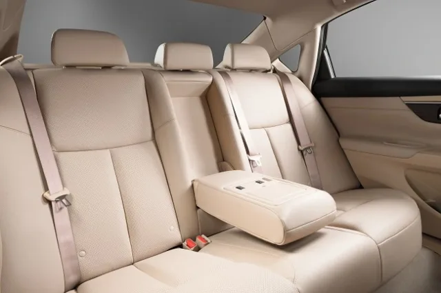 Nissan_Teana_084.jpg