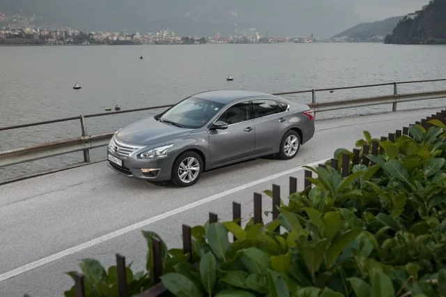 Nissan_Teana_030.jpg