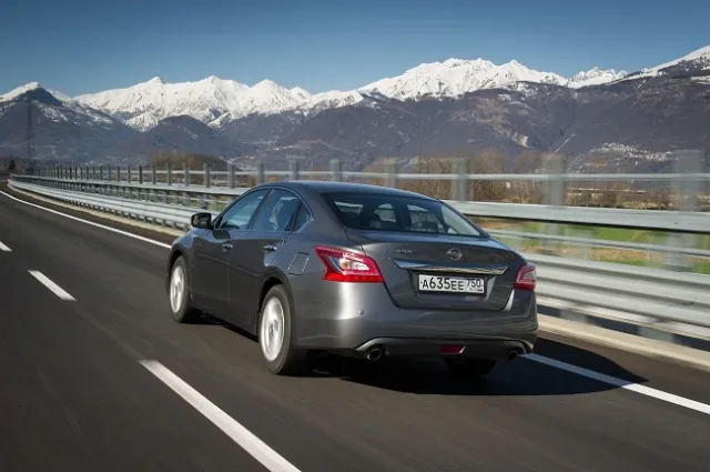 Nissan_Teana_059.jpg