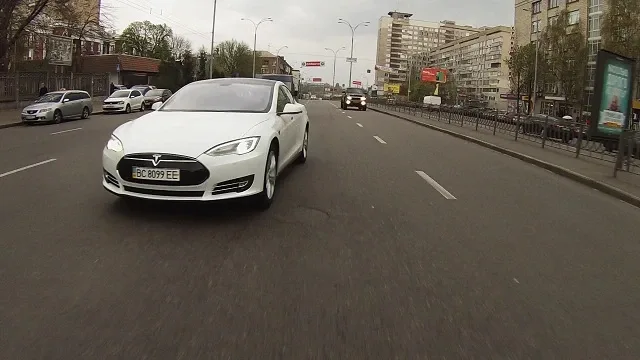 TESLA_MODEL_S_0150.jpg