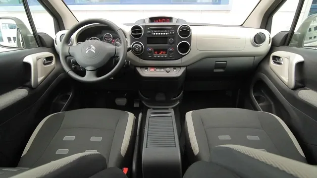 Citroen_Berlingo_0050.jpg