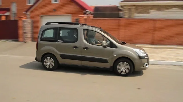Citroen_Berlingo_0230.jpg