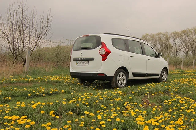 Renault_LOdgy_0003.jpg