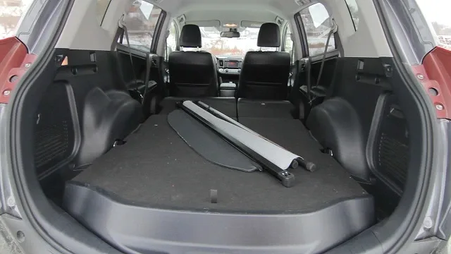 Toyota_RAV4_0140.jpg