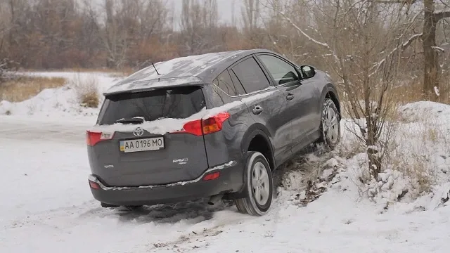 Toyota_RAV4_0130.jpg