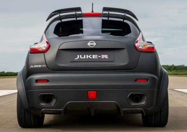 Nissan_Juke_R_2.0_2015_3f32a-1200-800_1.jpg