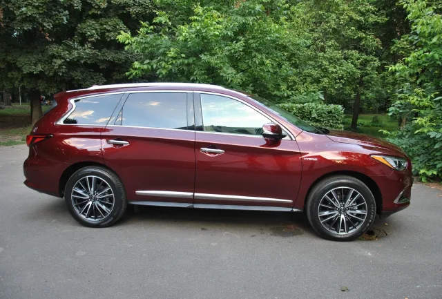 Тест-драйв Infiniti QX60 в Украине