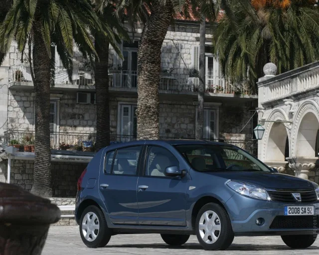 Dacia Sandero (Дачия Сандеро) хэтчбек — 18