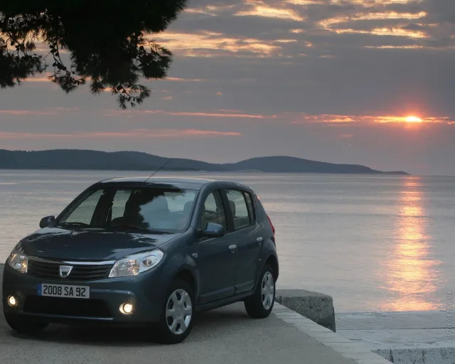 Dacia Sandero (Дачия Сандеро) хэтчбек — 15