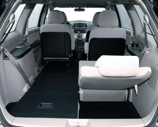 Mitsubishi Grandis 2.4 AT E/13S03 — 6