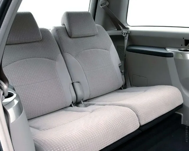 Mitsubishi Grandis 2.4 AT E/13S03 — 20