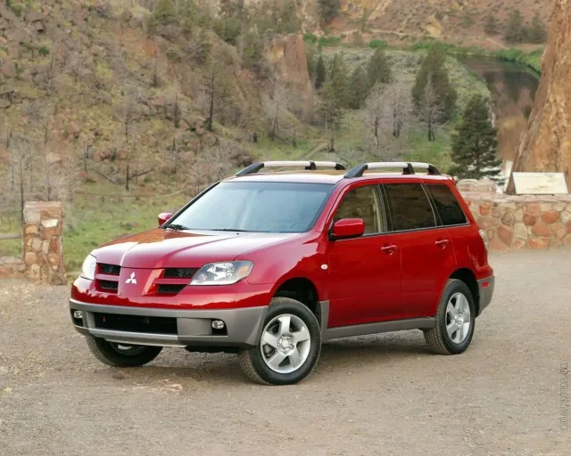 Mitsubishi Outlander 2003 (Мицубиси Аутлендер) кроссовер — 11