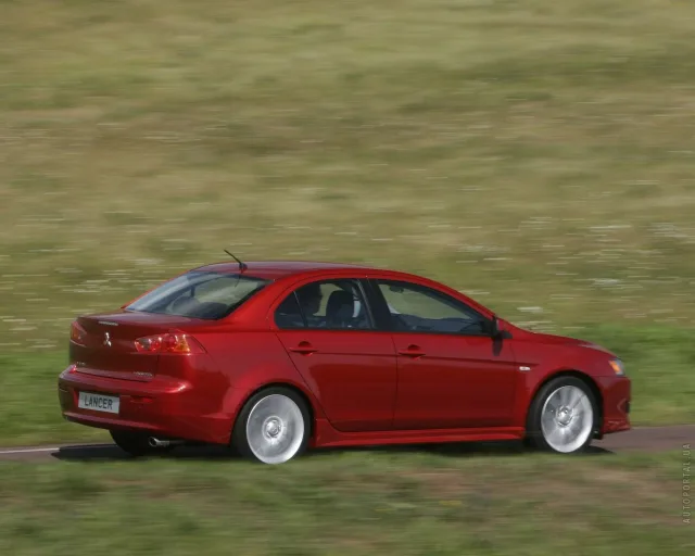 Mitsubishi Lancer X 2.0 MT Intense — 10