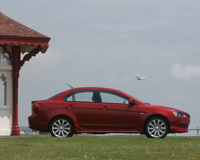 Mitsubishi Lancer X 2.0 MT Intense — 11