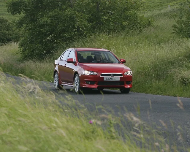 Mitsubishi Lancer X 2.0 MT Intense — 18