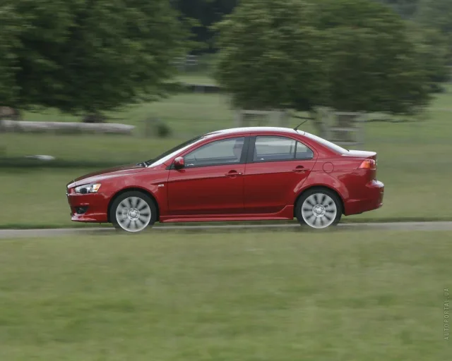 Mitsubishi Lancer X 2.0 MT Intense — 9
