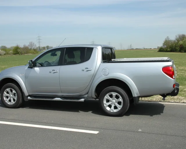 Mitsubishi L200 2.5Di D MT Invite long — 8