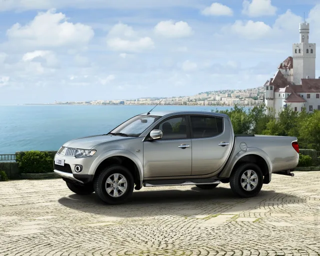 Mitsubishi L200 2.5Di D MT Invite long — 6