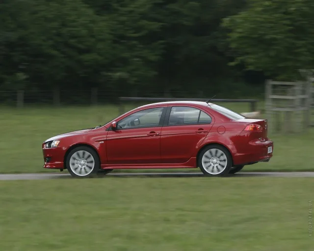 Mitsubishi Lancer X 2.0 MT Intense — 24