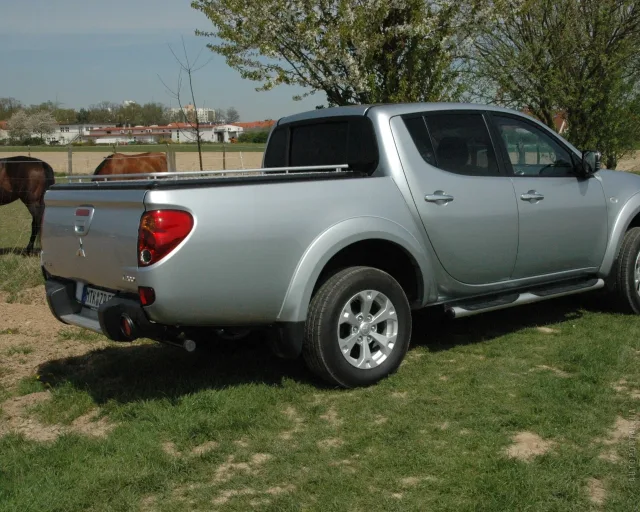 Mitsubishi L200 2.5Di D MT Invite long — 14