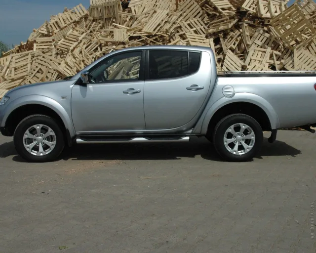 Mitsubishi L200 2.5Di D MT Invite long — 16